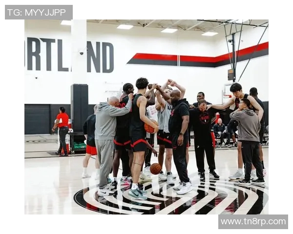 贝恩漂移三分关键三分追平，制胜一击逆转比赛！开拓者致命失误葬送好局，杨瀚森遭雪藏引关注